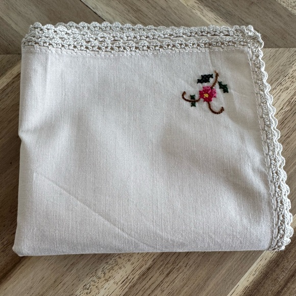 White linen hand embroidered delicate floral dinner napkins set of 4 - Picture 5 of 7